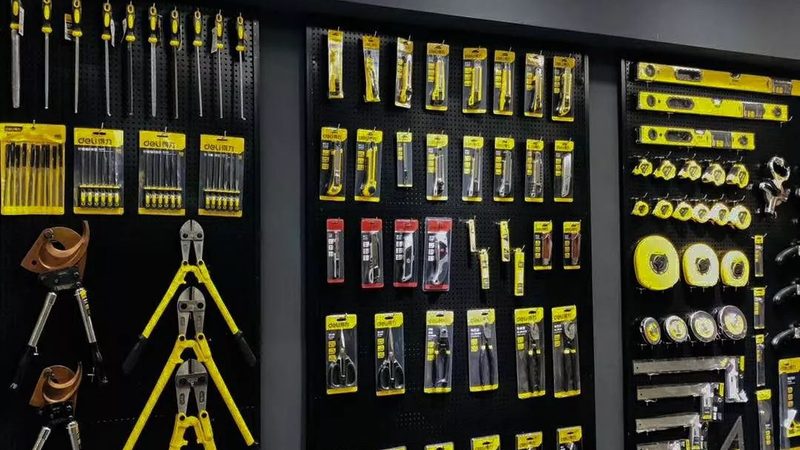 以下是一些在上海地区具有较高知名度和良好口碑的电动工具专卖店：
